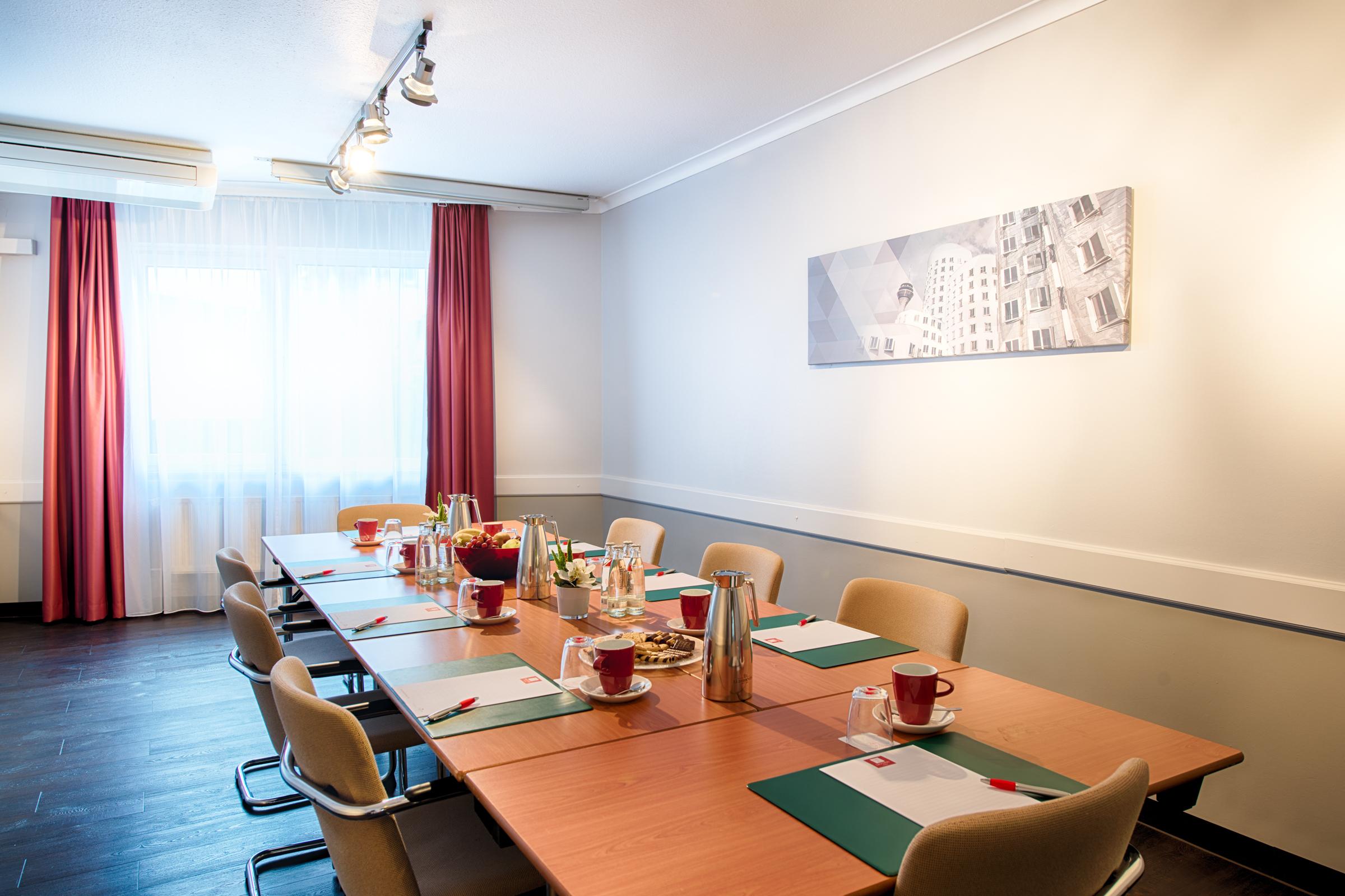 Leonardo Center Hotel 4*