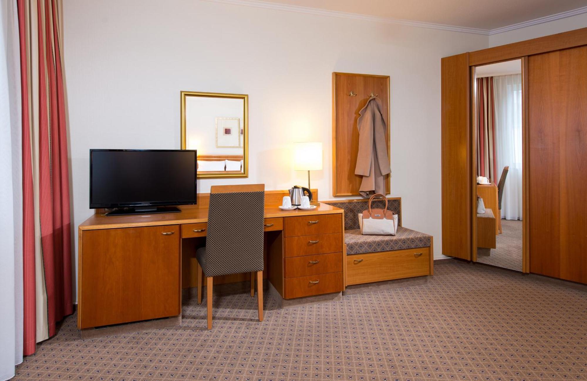 Leonardo Center Hotel